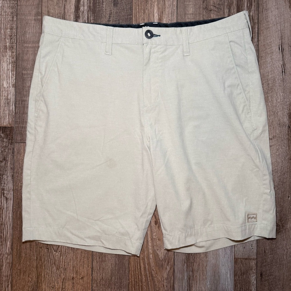 Billabong Crossfire Men's Light Tan Flat Front Shorts Size 34